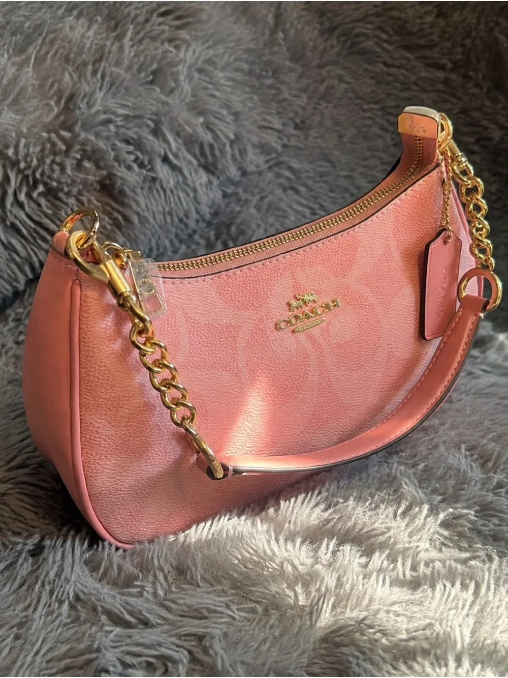 Coach Pink Signature Jacquard Shoulder Bag with Gold Hardware - Picture 3 of 4